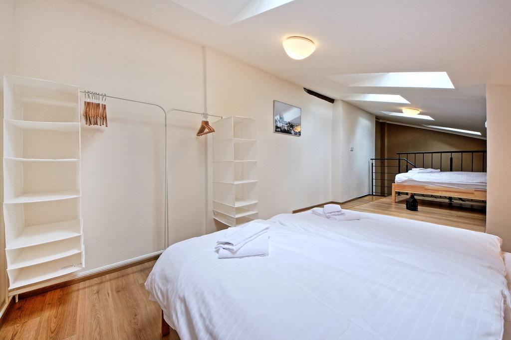Nabo Apartments Praha Bagian luar foto