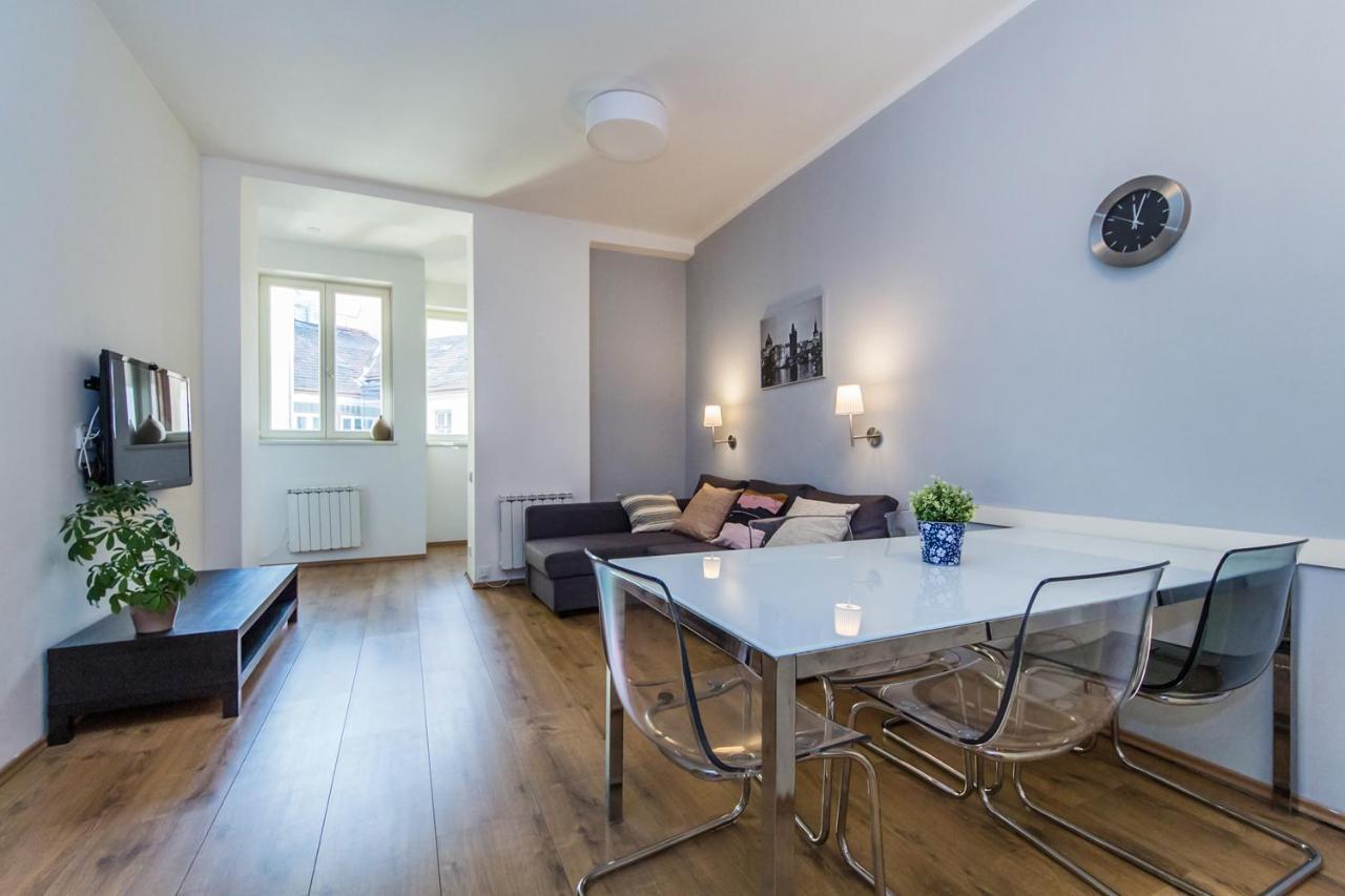 Nabo Apartments Praha Bagian luar foto